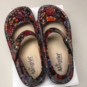 Alegria “midnight garden” Paloma Mary Janes.